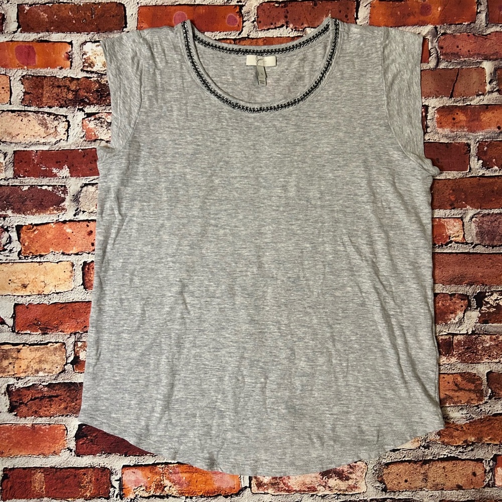 Gray Tee with Metal Chain Neckline Size Small - Picture 5 of 6